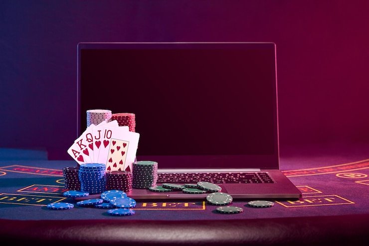Tampilan layar permainan Wolf Gold di klik66 menampilkan lima gulungan dengan simbol serigala dan alam